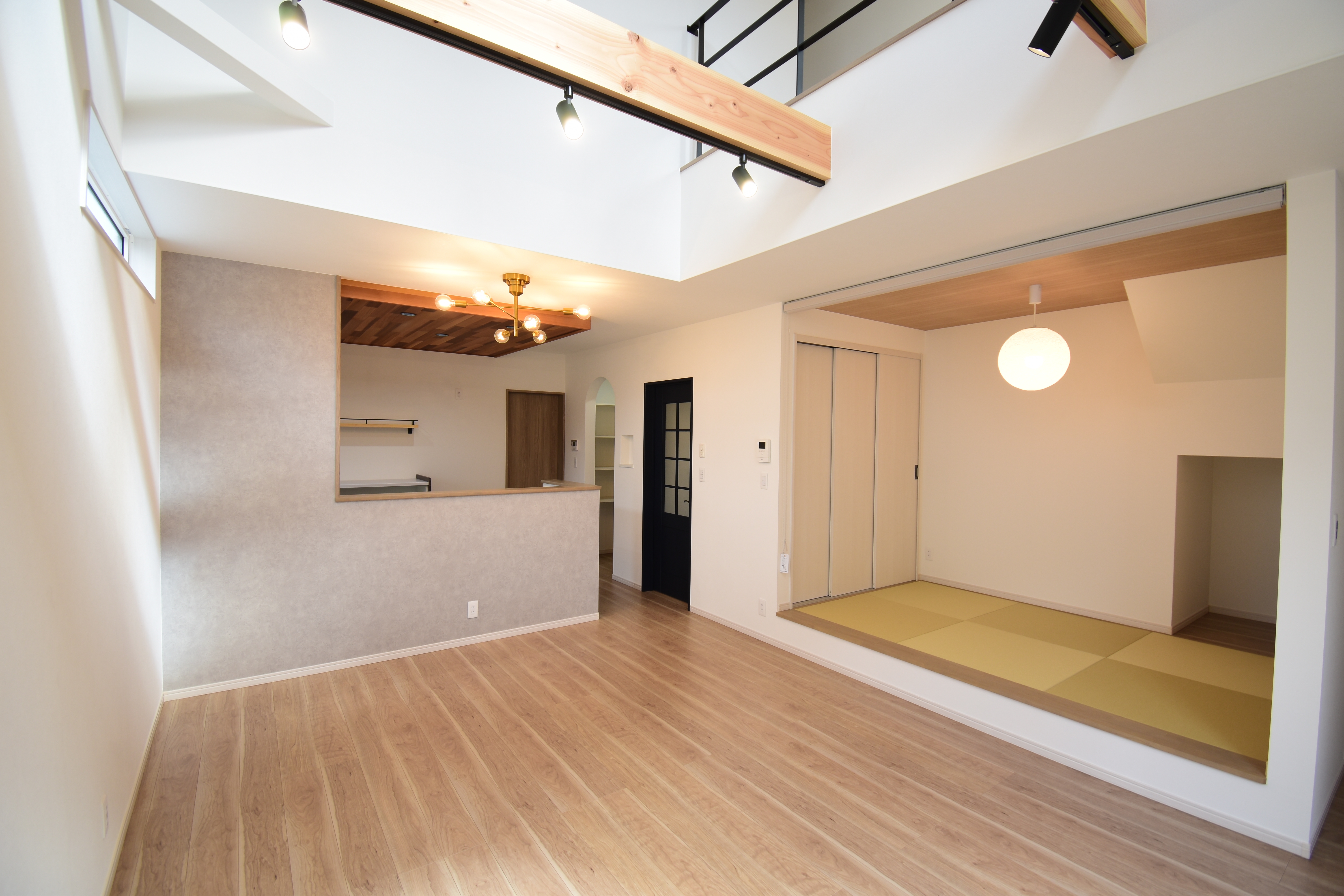 【新築住宅】『阿南市 S様邸』開放感あふれる吹抜けとほっとくつろぐ小上がり和室のあるお家